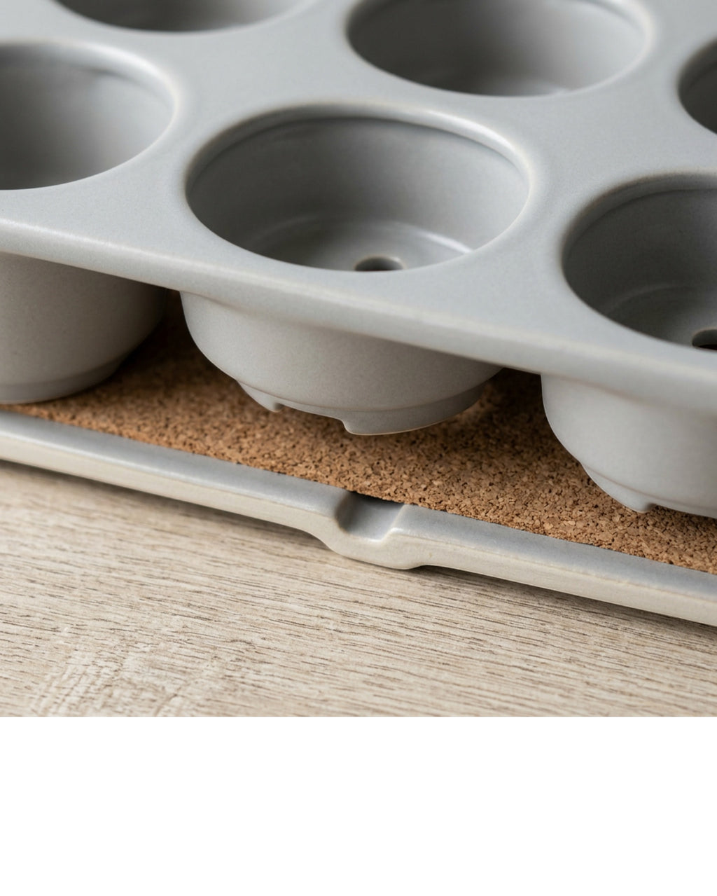 Slopt Six-Well Ceramic Planter Tray 32 cm Pale Gray - Detail view
